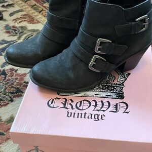 Sale….Crown Vintage ankle boot - Style Saint4435905